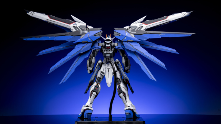 EA Studio 1-100 Freedom Gundam 2.0 Conversion Kit